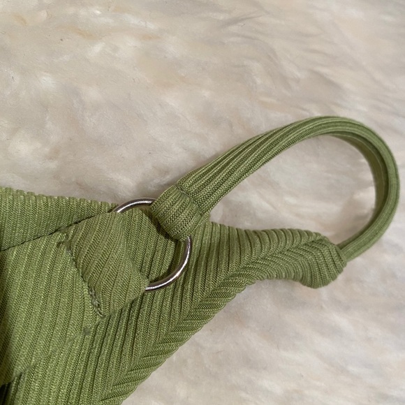 Matching bikini bottoms :) - Picture 3 of 4